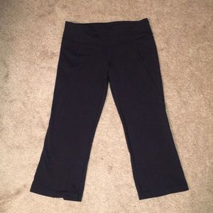 Lululemon cropped flared yoga pants